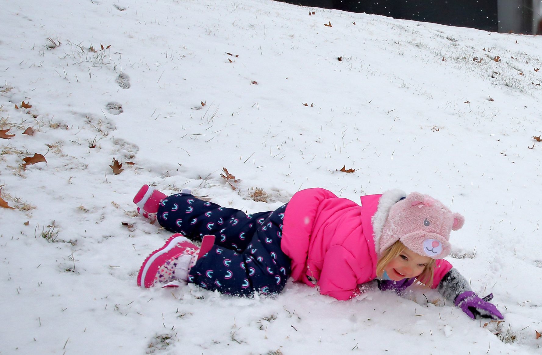 Second day of snow around St. Louis